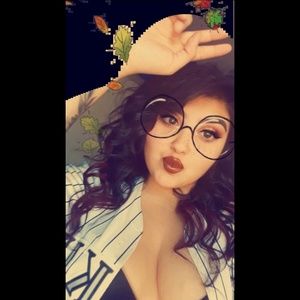 Meet your Posher, Aniya